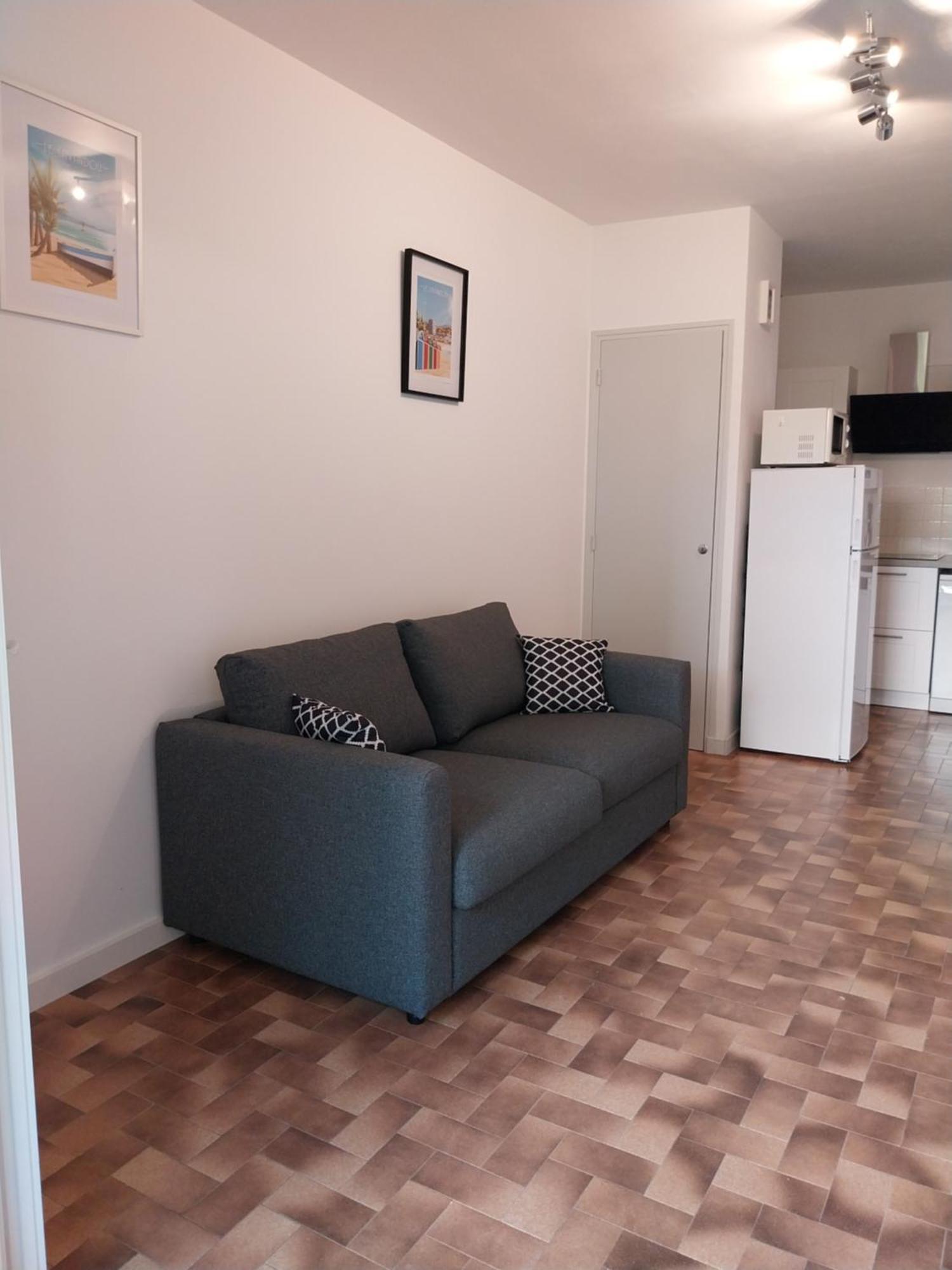 Apartment Prelude